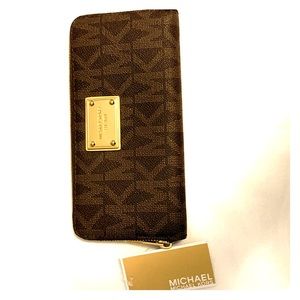 Michael Kors jetset brown wallet NWT